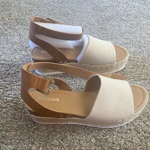 Soda Topic by Trendy Fashion Jute Platform Shoe size 10